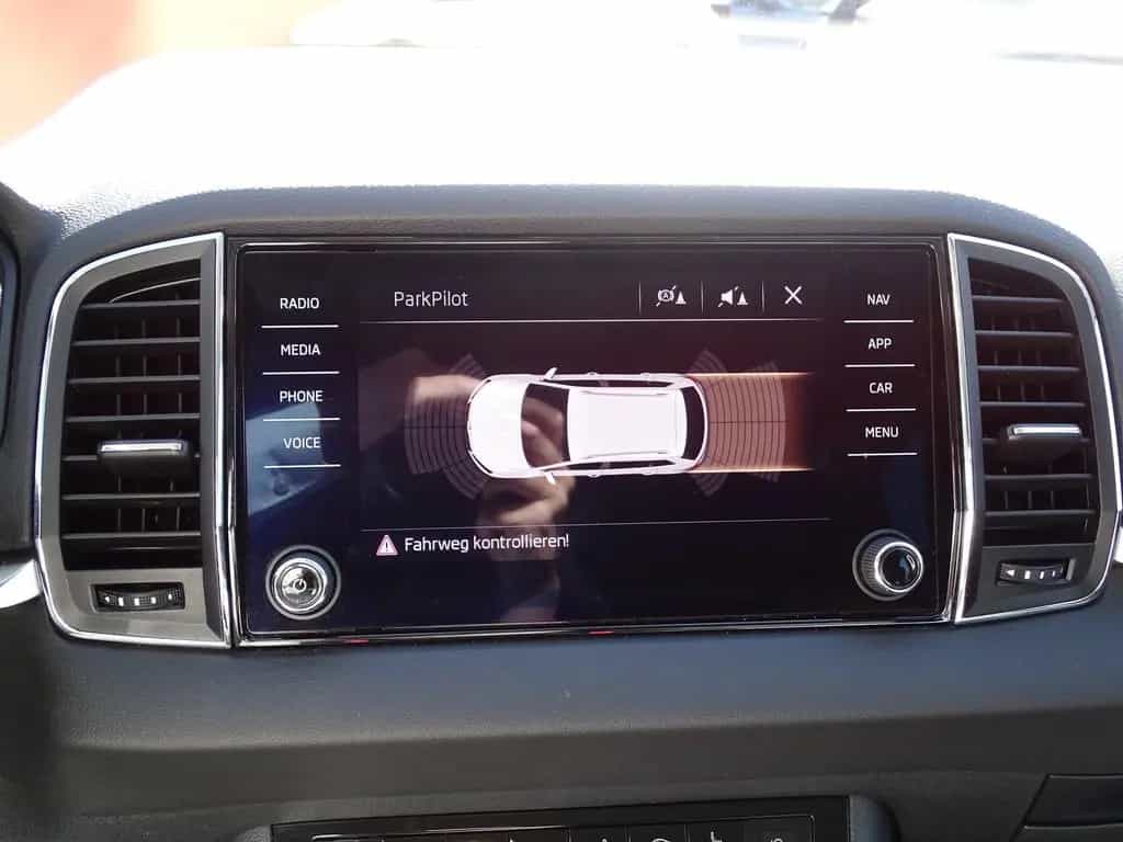 Skoda Karoq 1.5 TSI Style DSG LED Navi el. Heckklappe 07/2018-photo-11