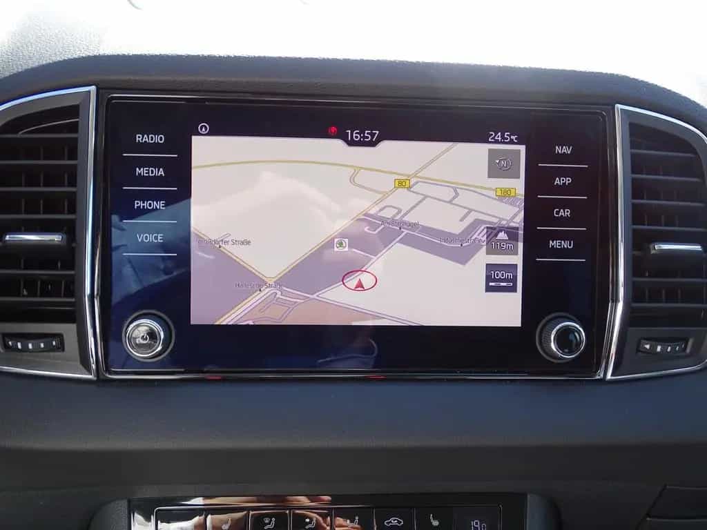 Skoda Karoq 1.5 TSI Style DSG LED Navi el. Heckklappe 07/2018-photo-12