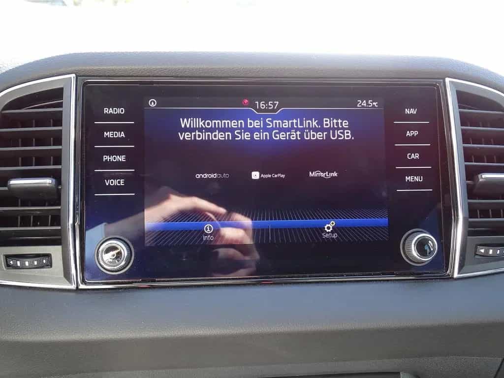 Skoda Karoq 1.5 TSI Style DSG LED Navi el. Heckklappe 07/2018-photo-13