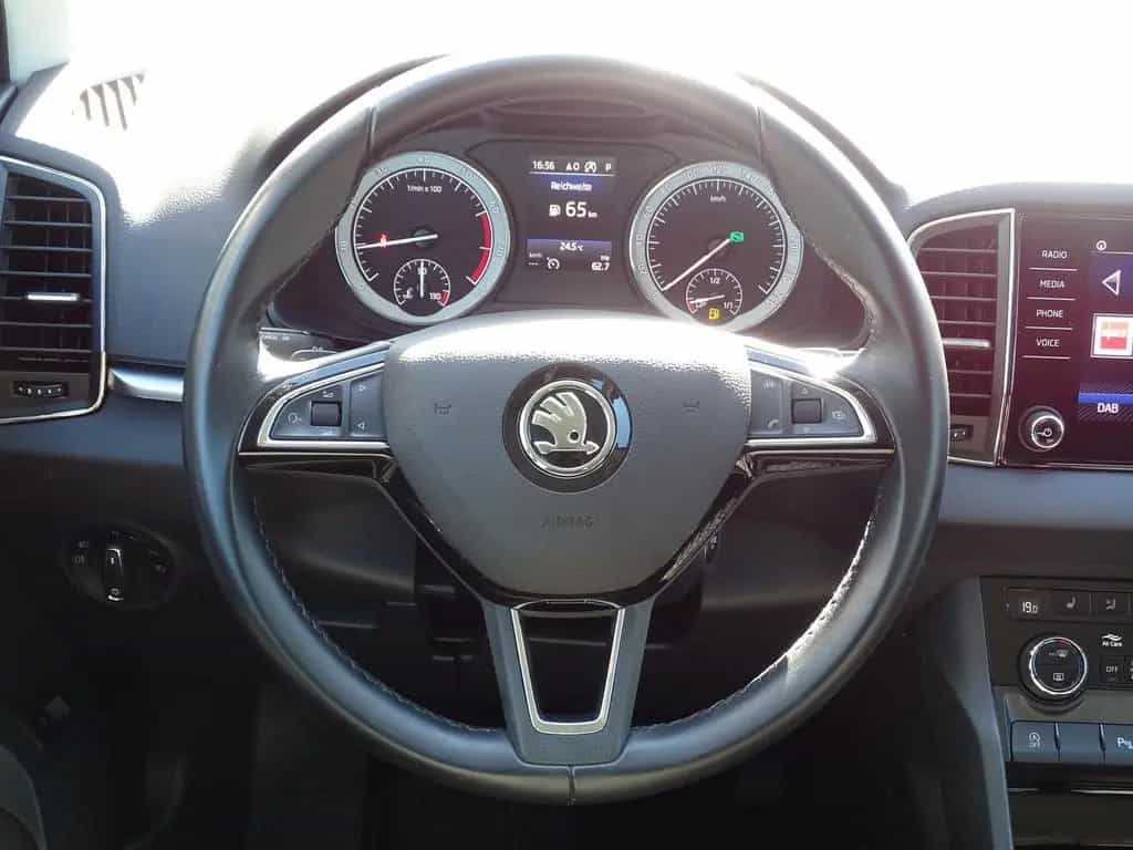 Skoda Karoq 1.5 TSI Style DSG LED Navi el. Heckklappe 07/2018-photo-16