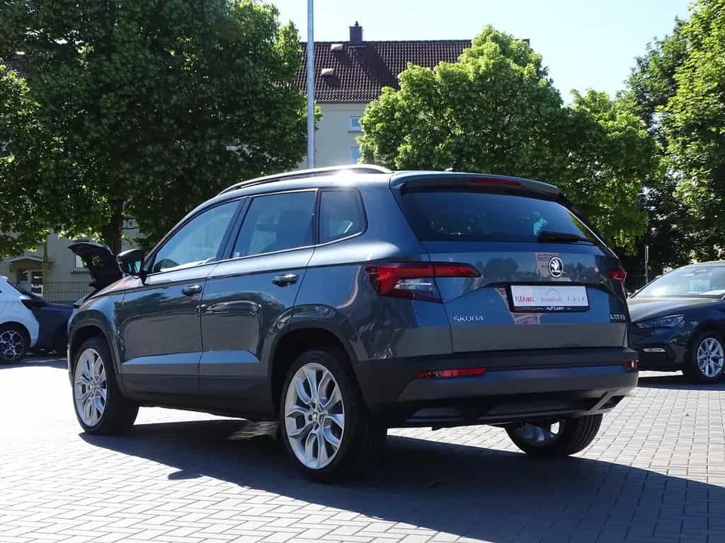 Skoda Karoq 1.5 TSI Style DSG LED Navi el. Heckklappe 07/2018-photo-2