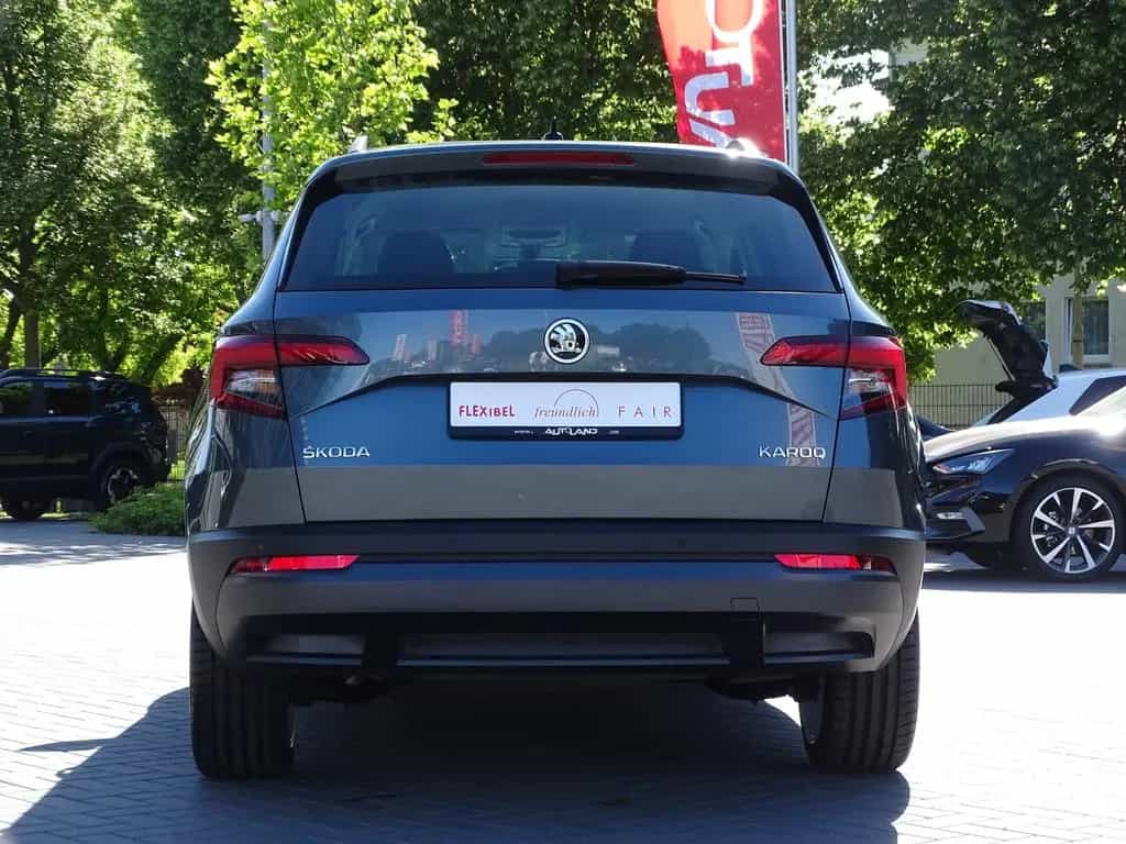 Skoda Karoq 1.5 TSI Style DSG LED Navi el. Heckklappe 07/2018-photo-3