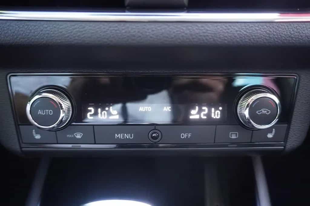 Skoda Scala 1.5 16V TSI Style DSG LED Kamera Keyless 06/2019-photo-20