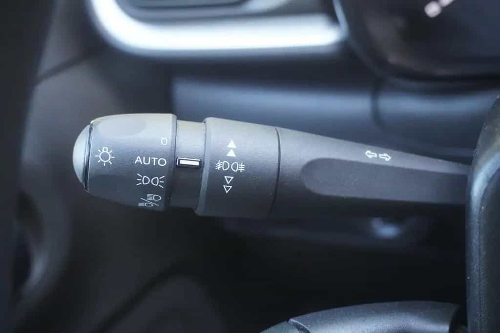 Citroën C3 Puretech LED Tempomat Sitzheizung PDC USB 09/2020-photo-22