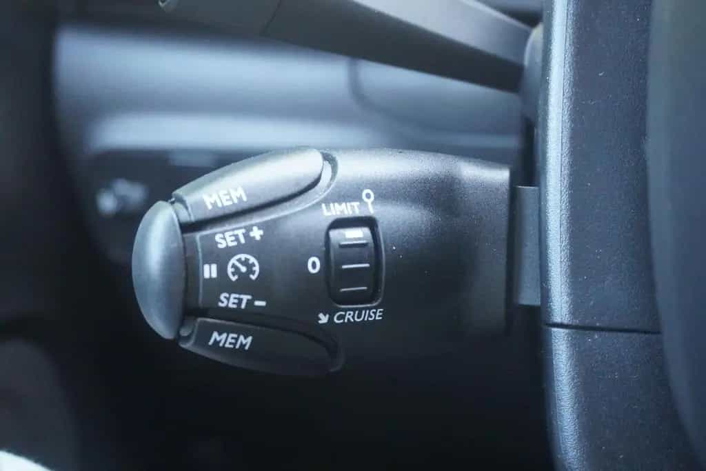 Citroën C3 Puretech LED Tempomat Sitzheizung PDC USB 09/2020-photo-23