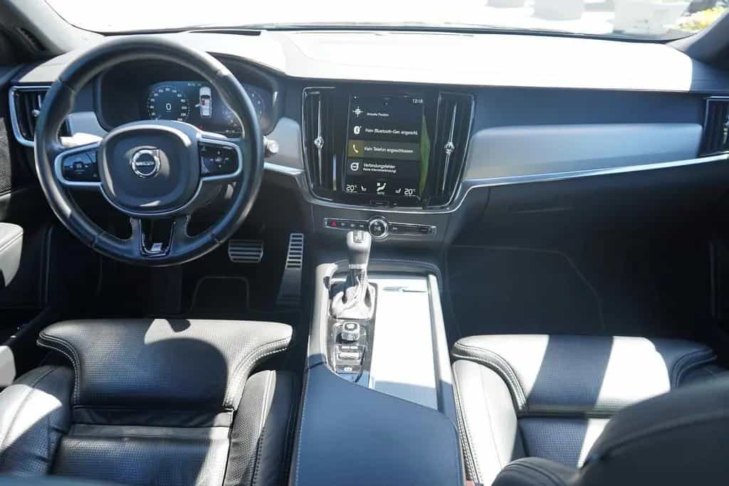 Volvo V90 Kombi T5 R Design LED Panorama ACC Kamera 12/2019-photo-11
