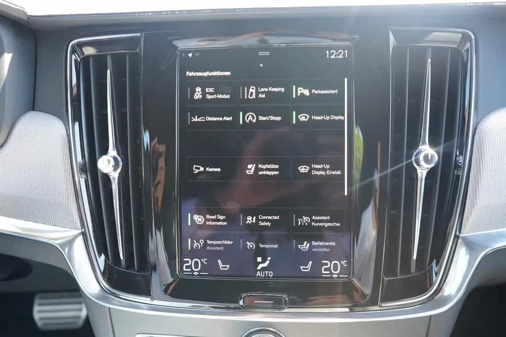 Volvo V90 Kombi T5 R Design LED Panorama ACC Kamera 12/2019-photo-17