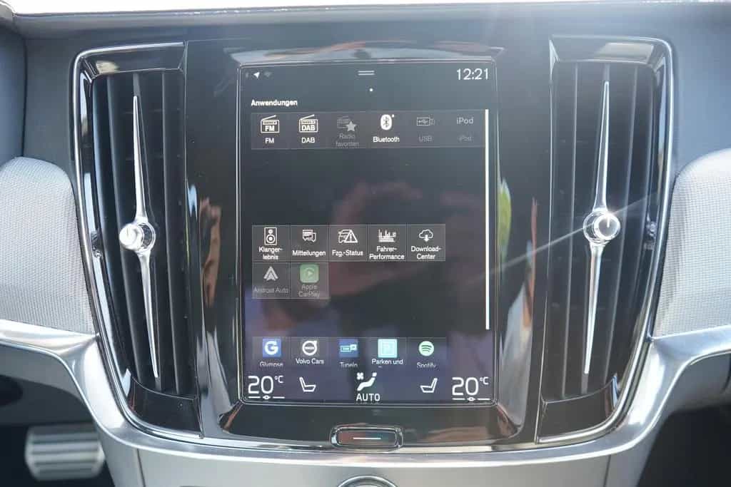Volvo V90 Kombi T5 R Design LED Panorama ACC Kamera 12/2019-photo-18