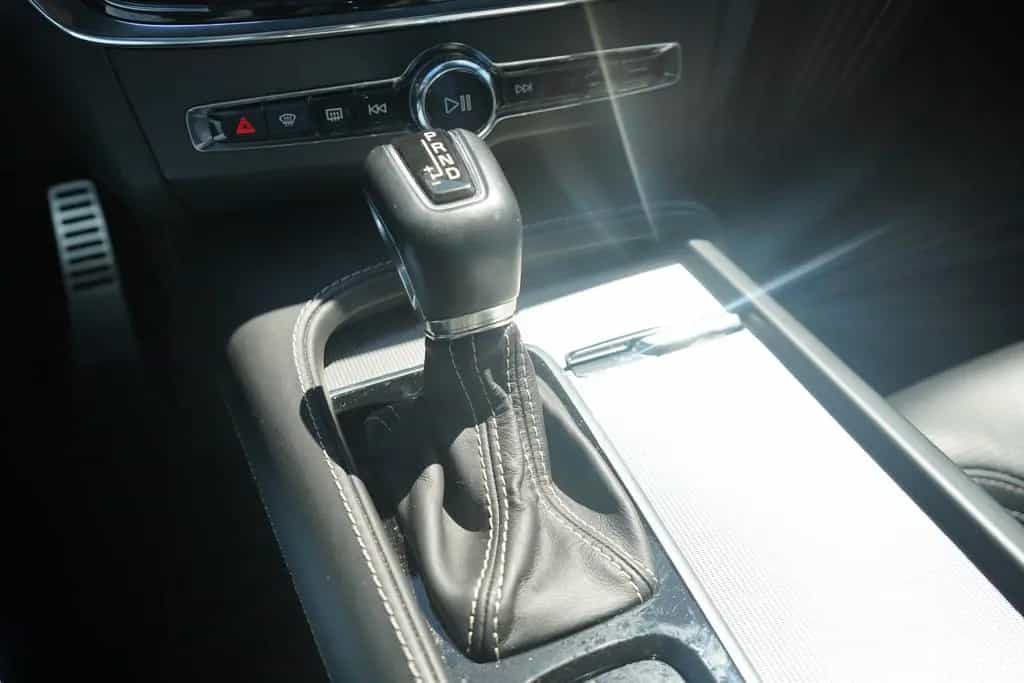 Volvo V90 Kombi T5 R Design LED Panorama ACC Kamera 12/2019-photo-21