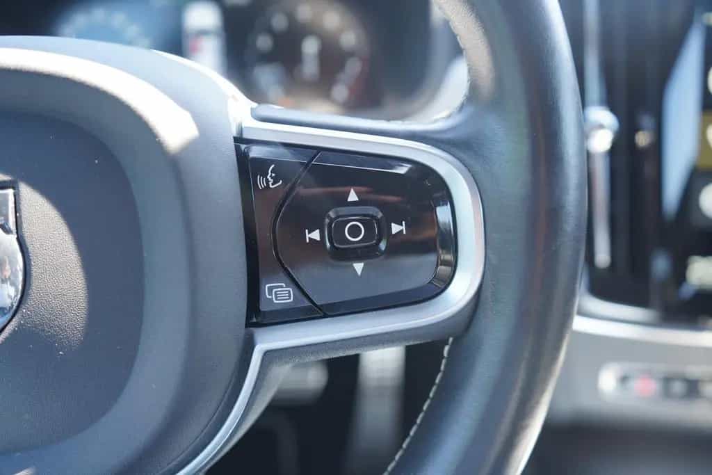 Volvo V90 Kombi T5 R Design LED Panorama ACC Kamera 12/2019-photo-26