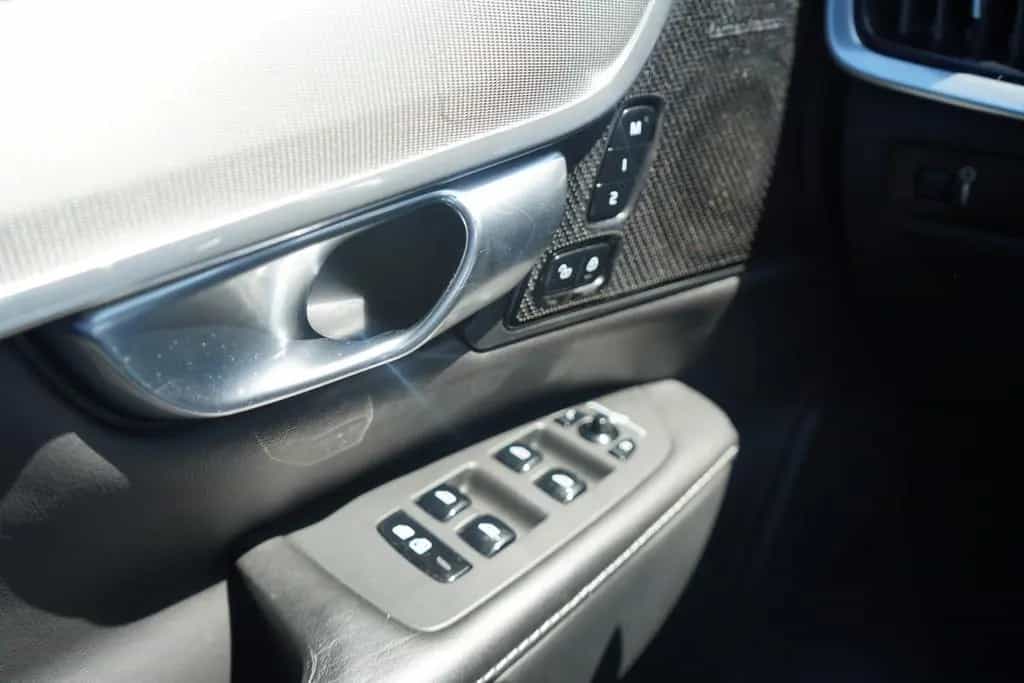 Volvo V90 Kombi T5 R Design LED Panorama ACC Kamera 12/2019-photo-31