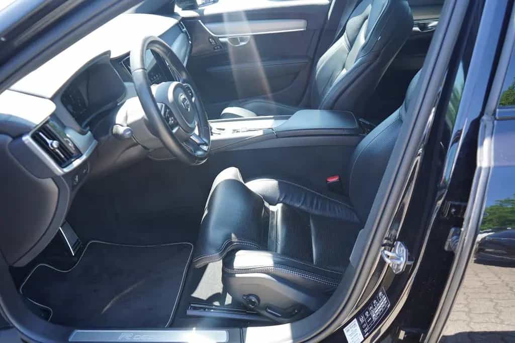 Volvo V90 Kombi T5 R Design LED Panorama ACC Kamera 12/2019-photo-32