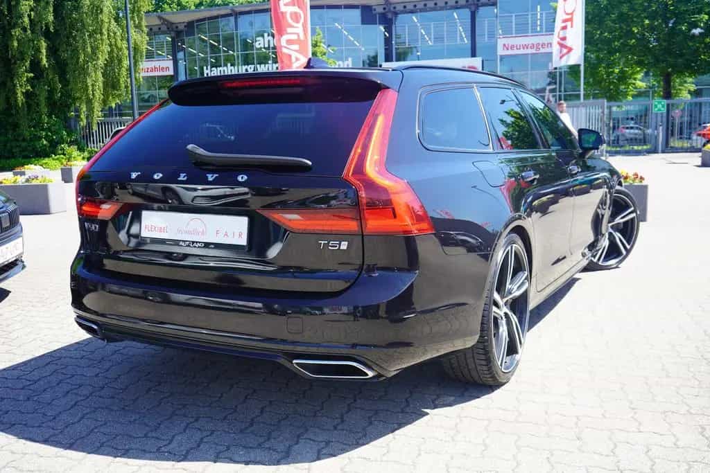 Volvo V90 Kombi T5 R Design LED Panorama ACC Kamera 12/2019-photo-5