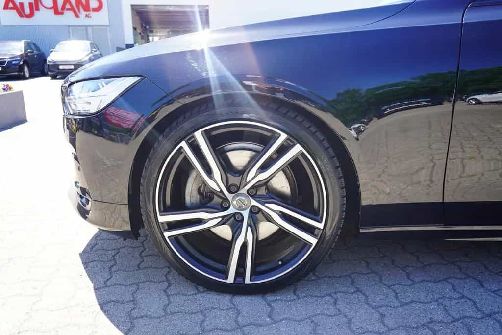 Volvo V90 Kombi T5 R Design LED Panorama ACC Kamera 12/2019-photo-9