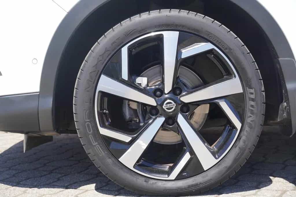 Nissan Qashqai 1.3 Tekna Klimaaut. LED Navi Totwinkel 10/2019-photo-27