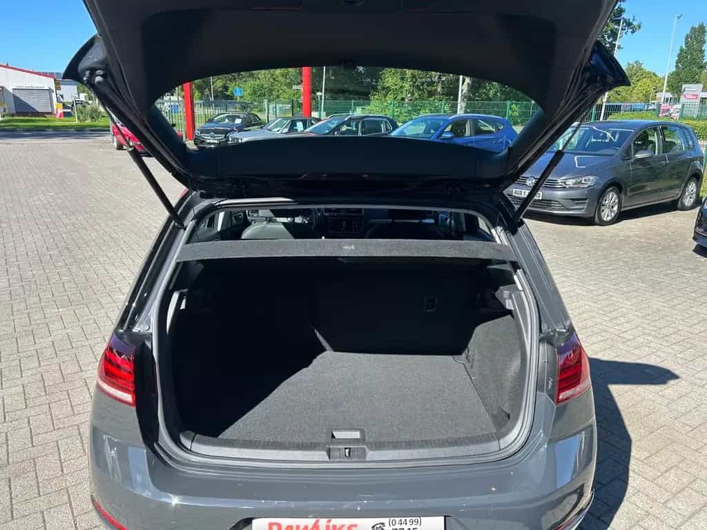 Volkswagen Golf VII Lim. Trendline erst.59.000 Km ! 03/2020-photo-4