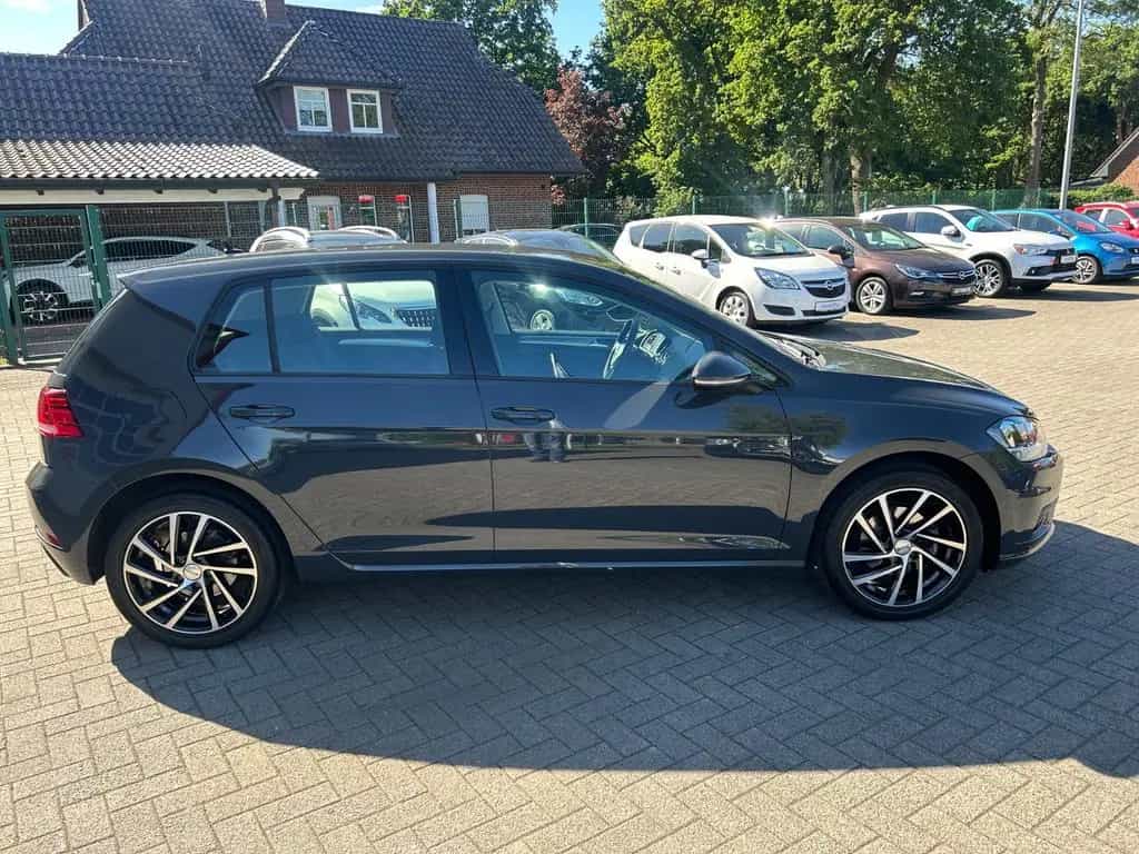 Volkswagen Golf VII Lim. Trendline erst.59.000 Km ! 03/2020-photo-6