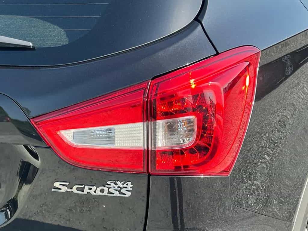 Suzuki (SX4) S-Cross 1.4 Comfort+ 4WD Schiebedach+Navi+ 04/2019-photo-5