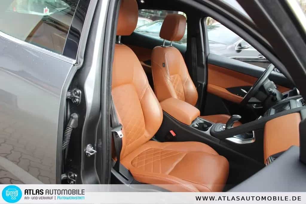 Jaguar E-Pace HSE AWD Leder=Navi=LED=HUD=Panoramadach 01/2020-photo-5