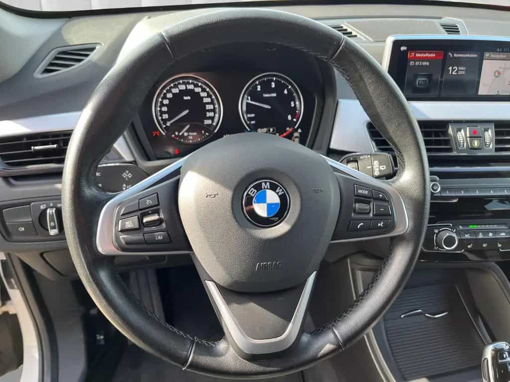 BMW X1 sDrive 18 d Sport LED Tempom Navi Carplay AHK 06/2022-photo-10