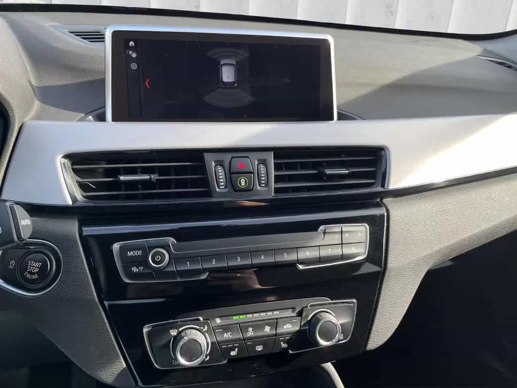 BMW X1 sDrive 18 d Sport LED Tempom Navi Carplay AHK 06/2022-photo-15