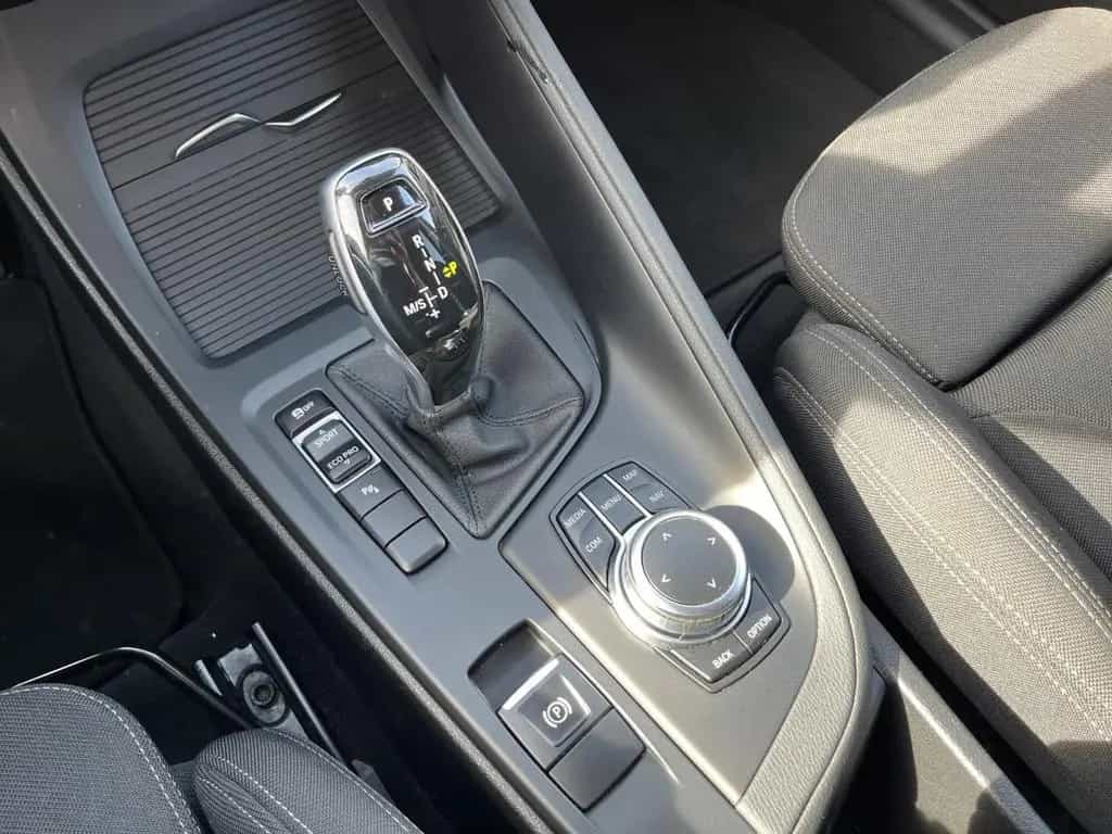BMW X1 sDrive 18 d Sport LED Tempom Navi Carplay AHK 06/2022-photo-18