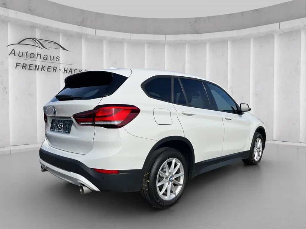 BMW X1 sDrive 18 d Sport LED Tempom Navi Carplay AHK 06/2022-photo-6