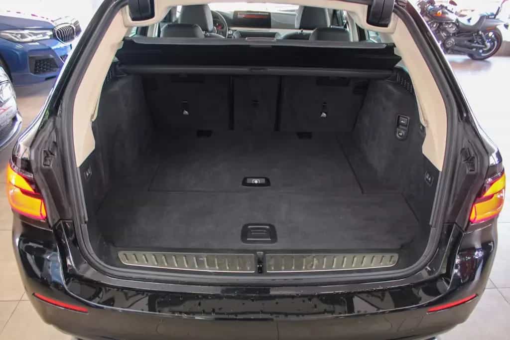 BMW 520 d Touring Pano Leder Kamera AHK 1.Hand 04/2022-photo-11