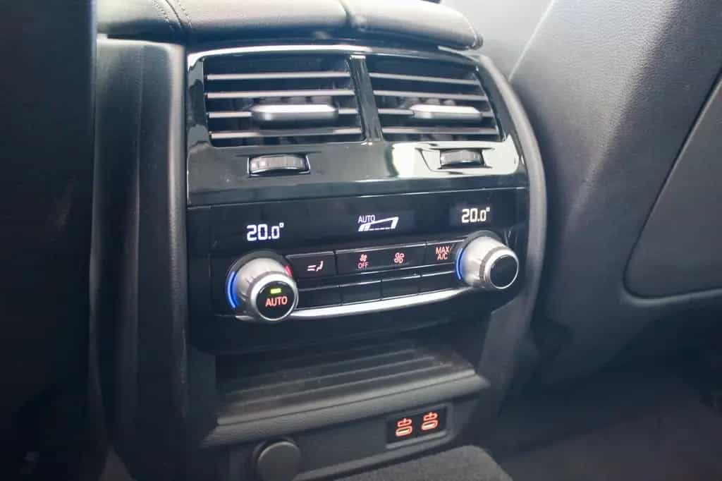 BMW 520 d Touring Pano Leder Kamera AHK 1.Hand 04/2022-photo-14