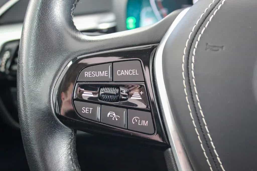 BMW 520 d Touring Pano Leder Kamera AHK 1.Hand 04/2022-photo-17