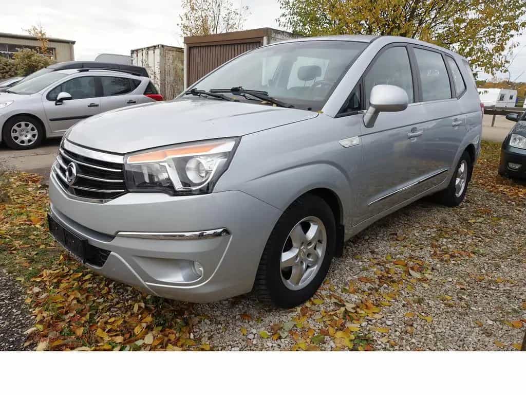 Ssangyong Rodius 7-Sitzer Sitzheizung Ganzjahresreifen Alu 06/2017-photo-2