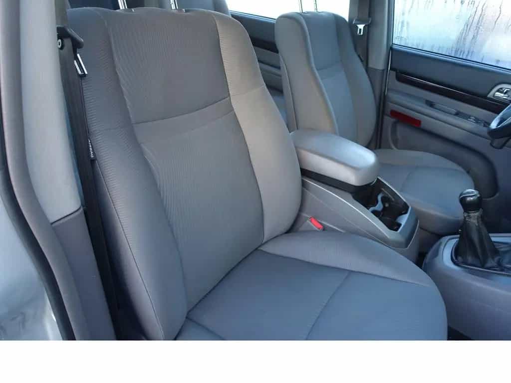 Ssangyong Rodius 7-Sitzer Sitzheizung Ganzjahresreifen Alu 06/2017-photo-21