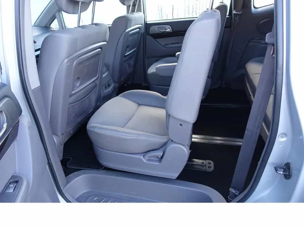 Ssangyong Rodius 7-Sitzer Sitzheizung Ganzjahresreifen Alu 06/2017-photo-23