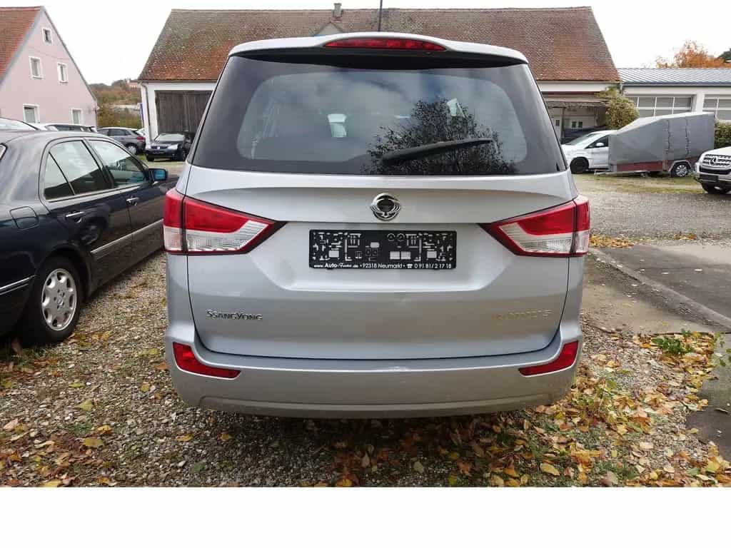 Ssangyong Rodius 7-Sitzer Sitzheizung Ganzjahresreifen Alu 06/2017-photo-4