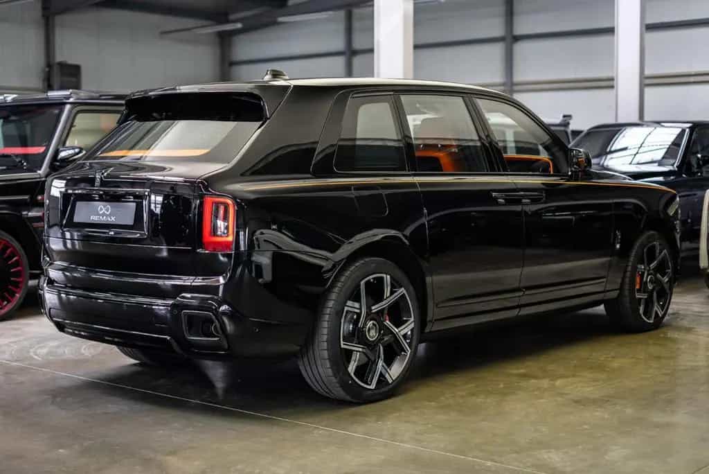 Rolls-Royce Cullinan Black Badge / PROD. 2026 / 4 Seats null-photo-12