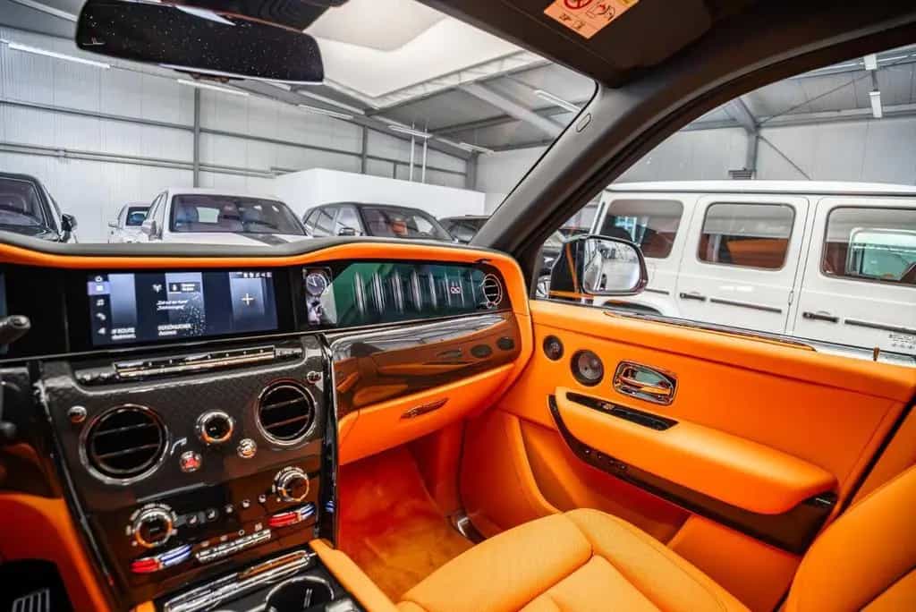 Rolls-Royce Cullinan Black Badge / PROD. 2026 / 4 Seats null-photo-14