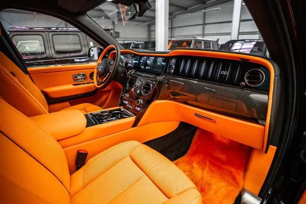 Rolls-Royce Cullinan Black Badge / PROD. 2026 / 4 Seats null-photo-15