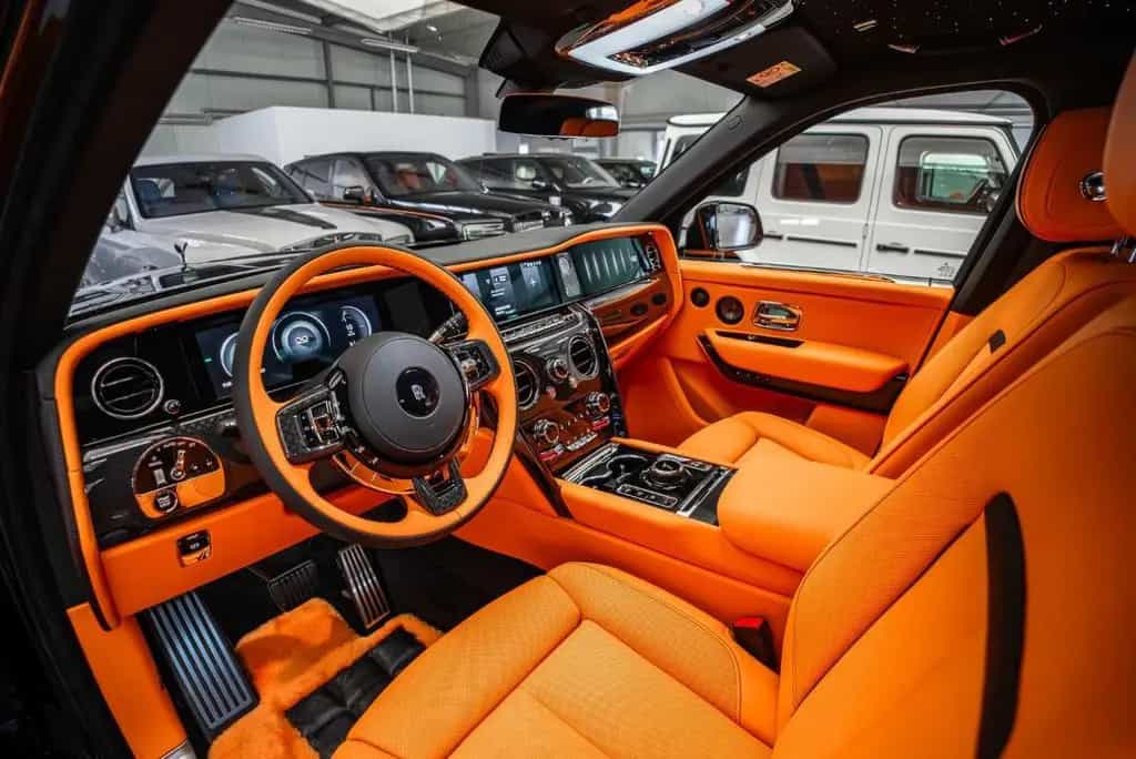 Rolls-Royce Cullinan Black Badge / PROD. 2026 / 4 Seats null-photo-2