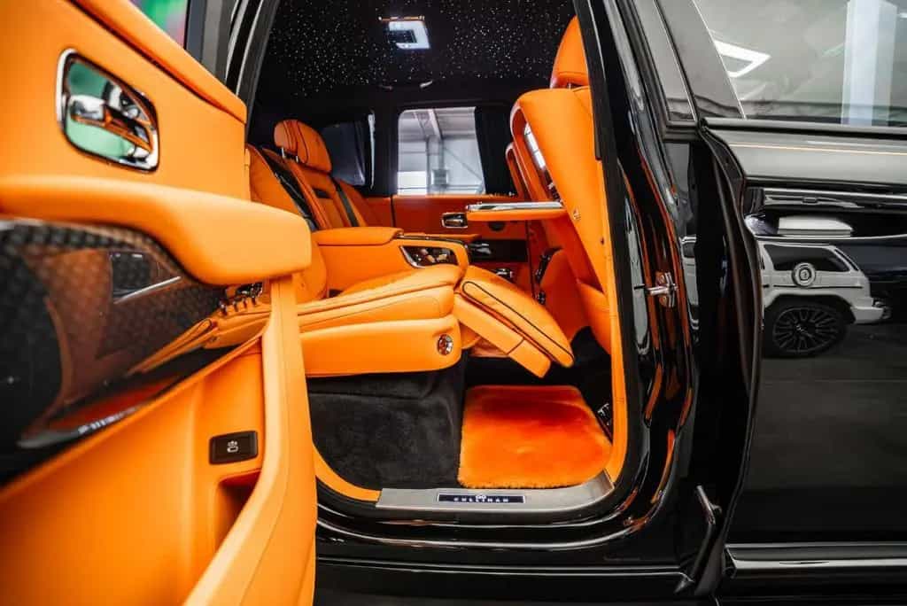 Rolls-Royce Cullinan Black Badge / PROD. 2026 / 4 Seats null-photo-5