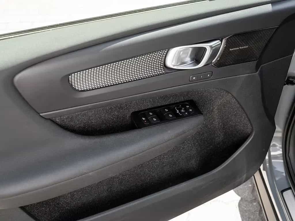 Volvo XC40 T3 R Design 03/2021-photo-22
