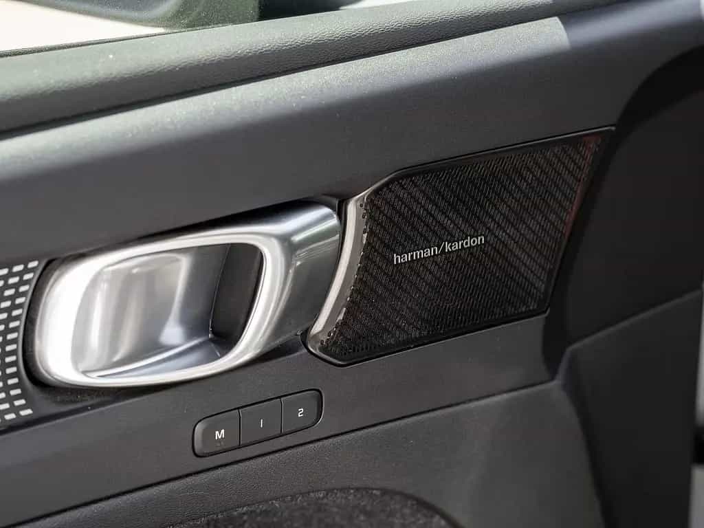 Volvo XC40 T3 R Design 03/2021-photo-23