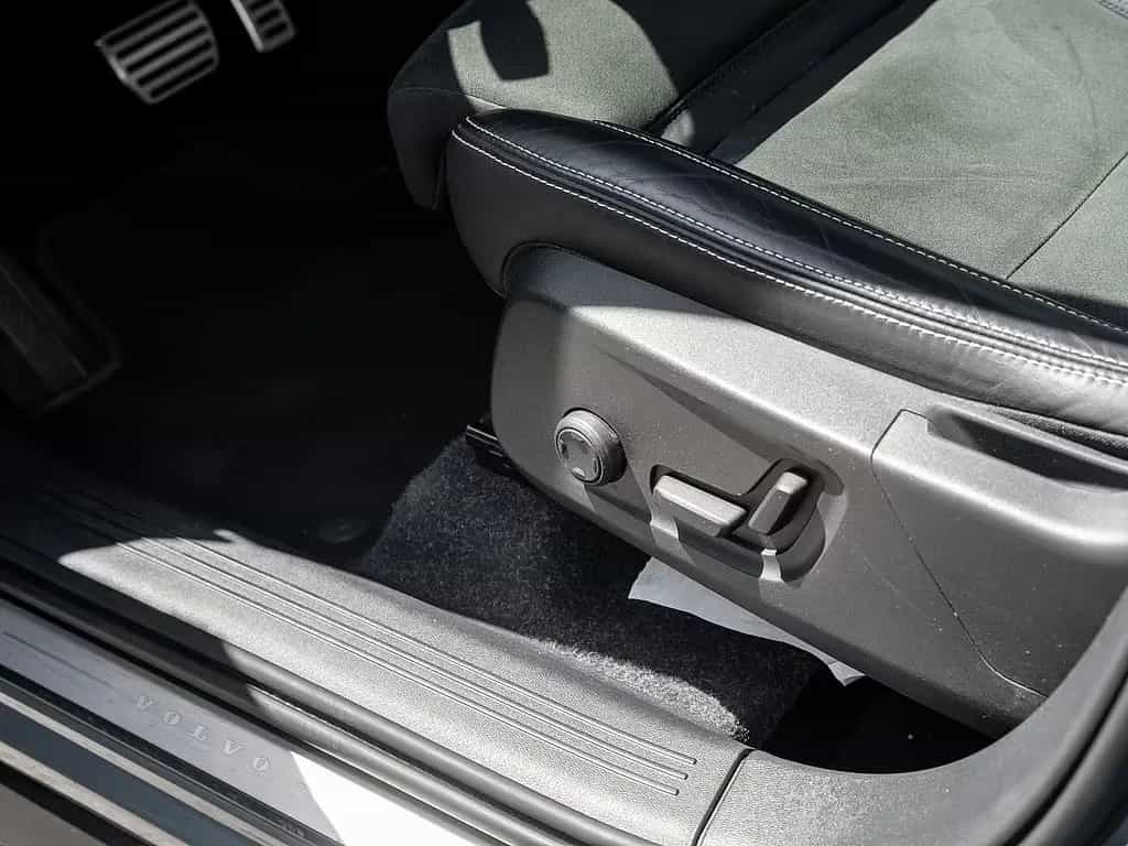 Volvo XC40 T3 R Design 03/2021-photo-24