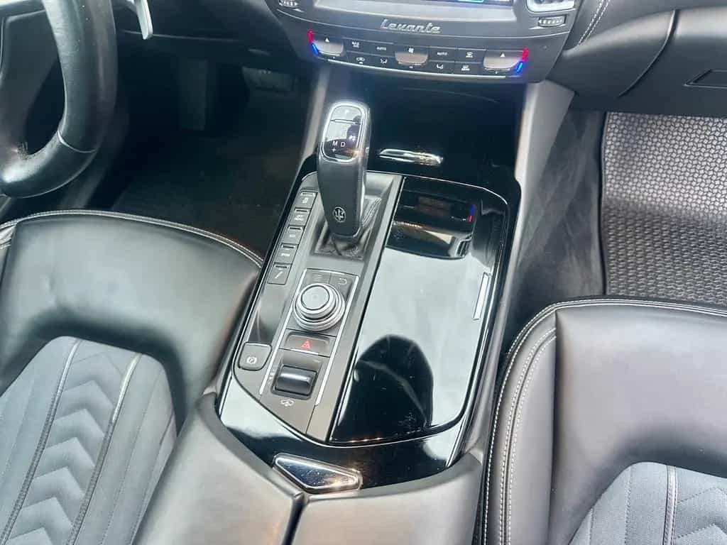 Maserati Levante GRANLUSSO Q4*SEHR GEPFLEGT+PANORAMA* 02/2019-photo-13