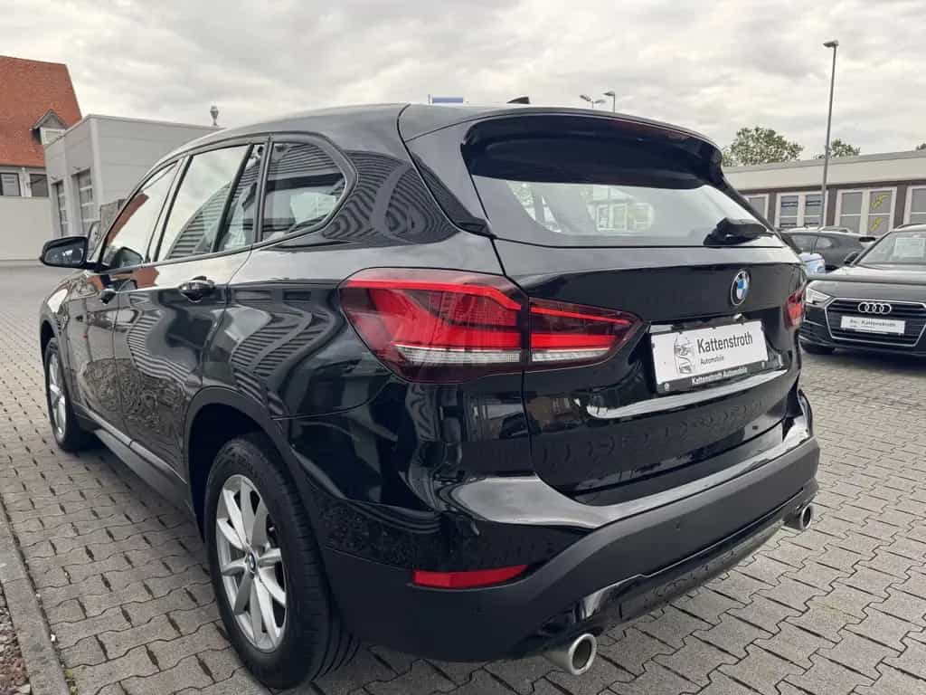 BMW X1 sDrive18d Advantage Kamera Sitzh Navi LED 05/2021-photo-2