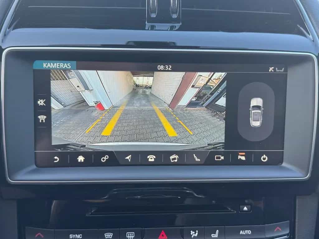 Jaguar F-Pace Pure AWD | LED | NAVI | CAM 01/2019-photo-12