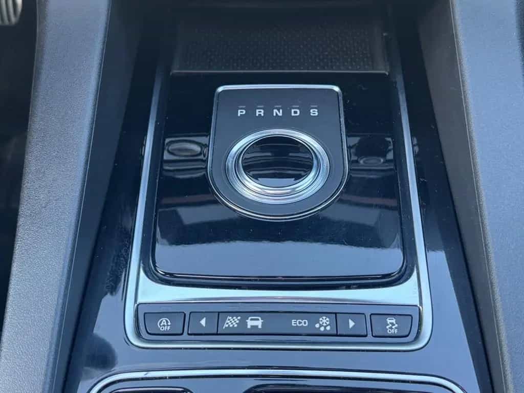 Jaguar F-Pace Pure AWD | LED | NAVI | CAM 01/2019-photo-13