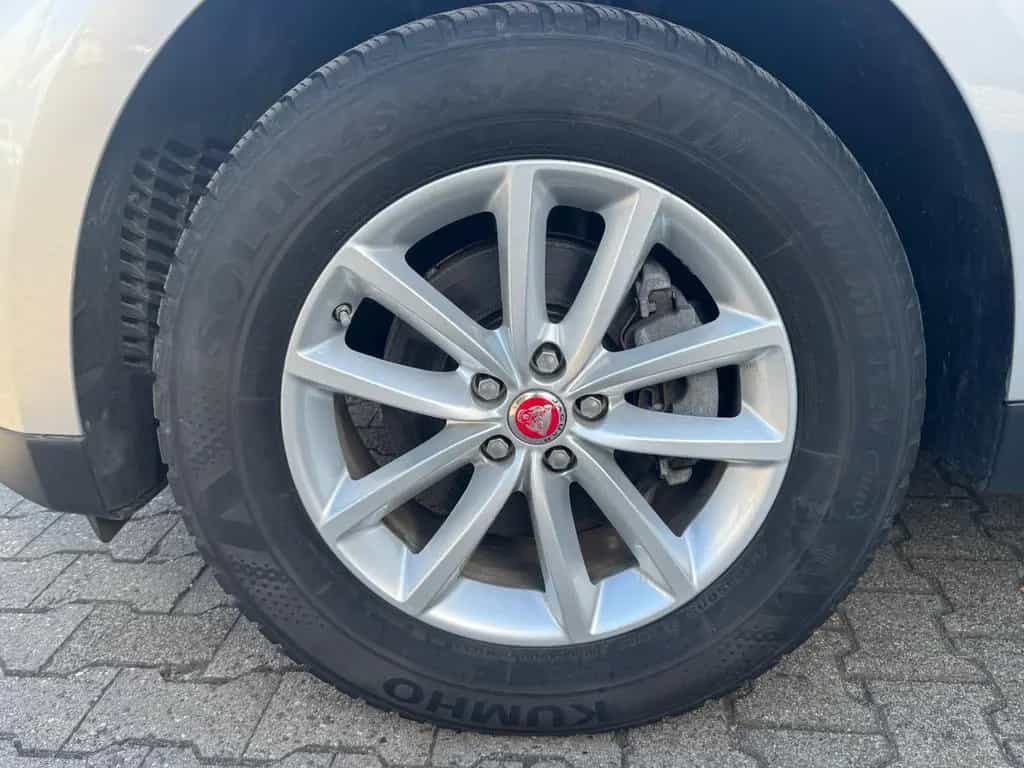 Jaguar F-Pace Pure AWD | LED | NAVI | CAM 01/2019-photo-24