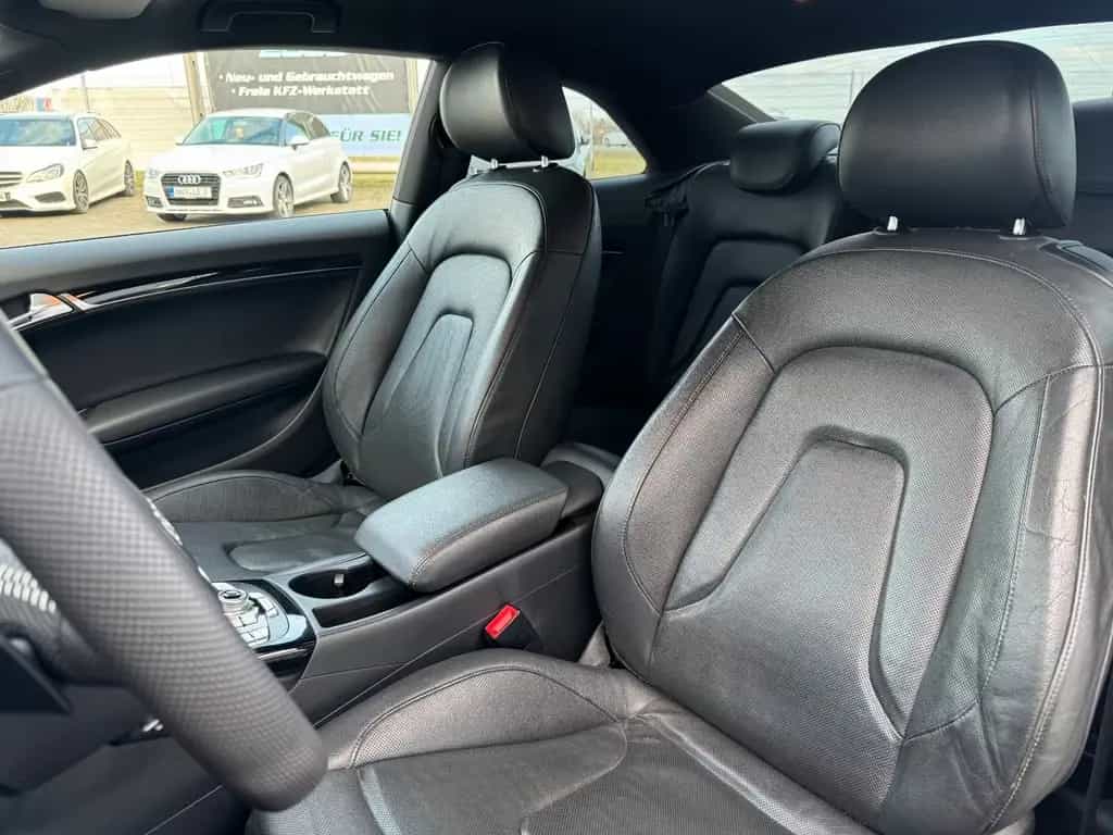 Audi RS5 Coupe 4.2 FSI quattro 02/2012-photo-12