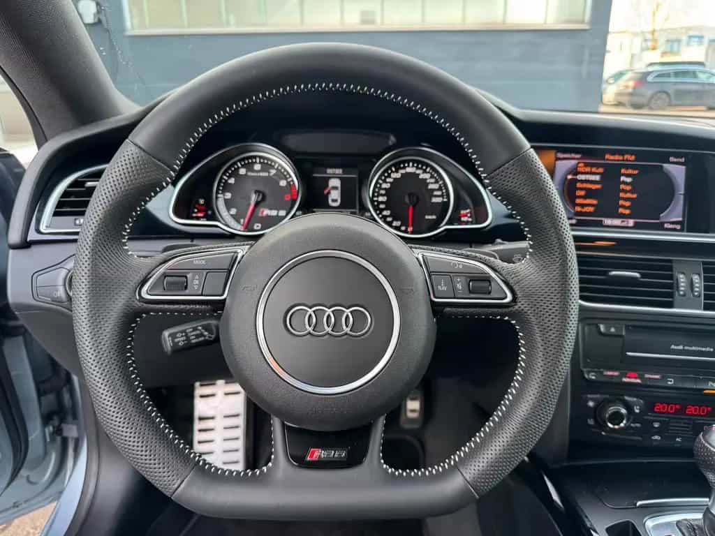Audi RS5 Coupe 4.2 FSI quattro 02/2012-photo-23