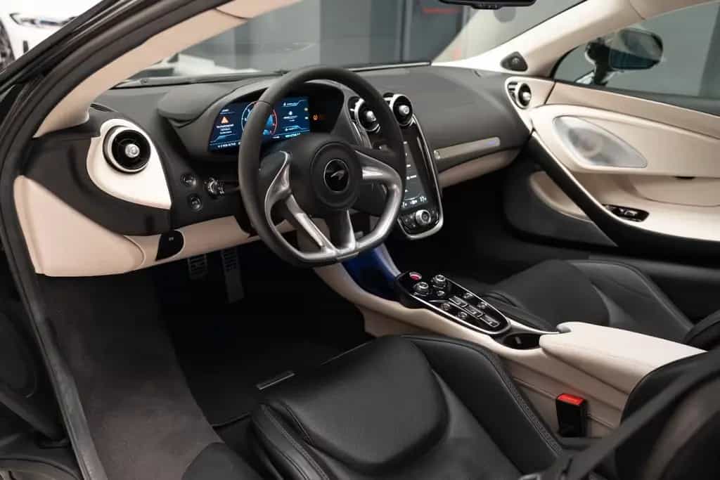 McLaren GT 04/2023-photo-12